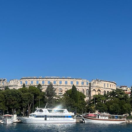Lungo Mare Apartment With Terrace Pula Exterior foto