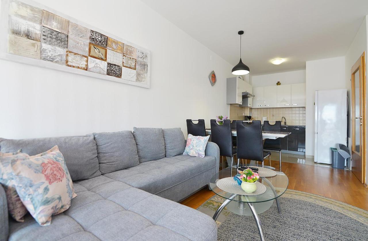 Lungo Mare Apartment With Terrace Pula Exterior foto
